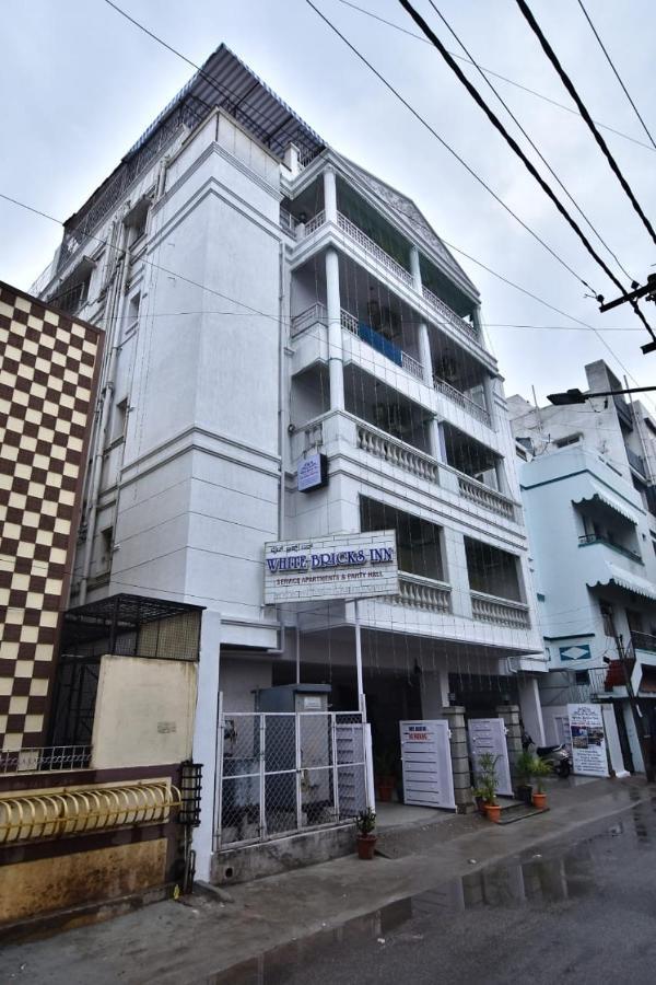 White Bricks Inn Bangalore Exterior foto