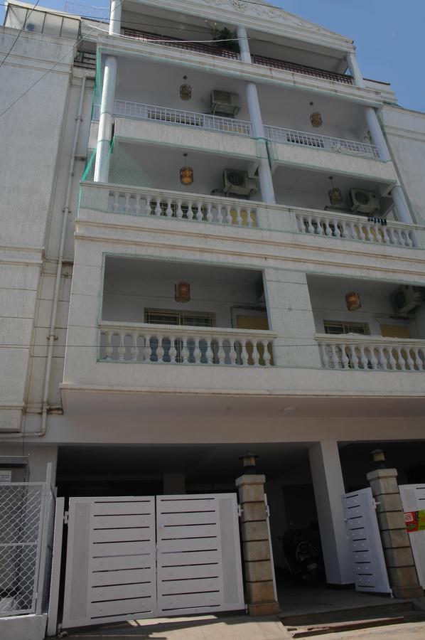 White Bricks Inn Bangalore Exterior foto